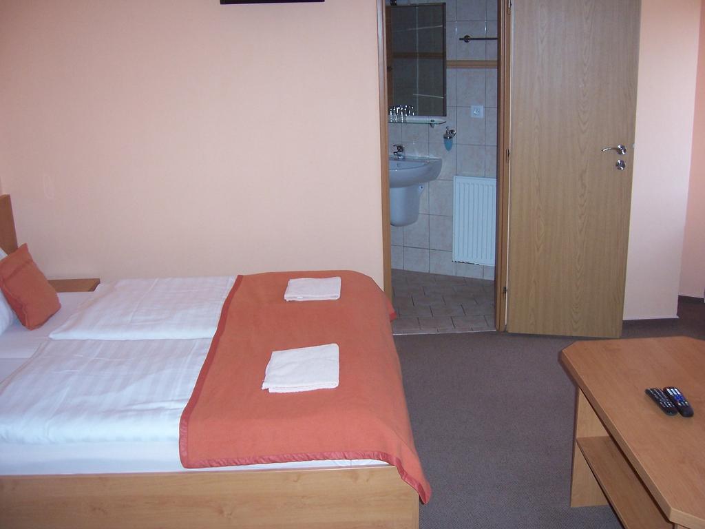 Pension Euro Mikulov Extérieur photo